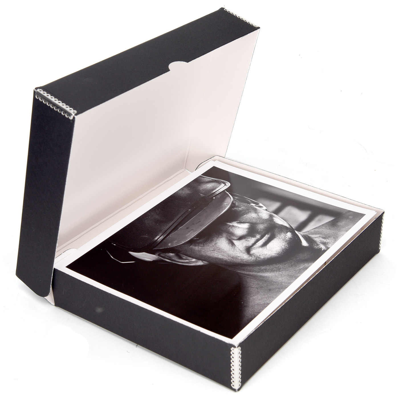 Monochrom Clamshell-Box schwarz DIN A3+
